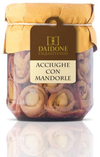 Ančovičky zarolované s mandlemi